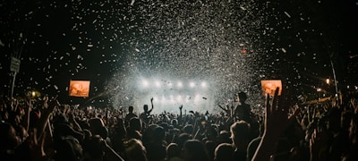 中国各地米兰球迷会线下观赛活动的热闹合影