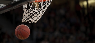 球员个人技术统计雷达图，展示传球、抢断、射门等能力